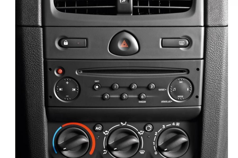  Renault Clio Campus 2009 года  (фото 13 из 31)